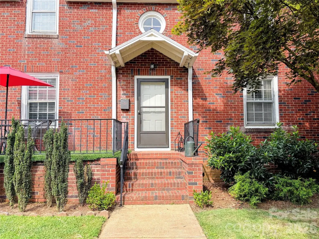 416 S Race Street Statesville NC 28677