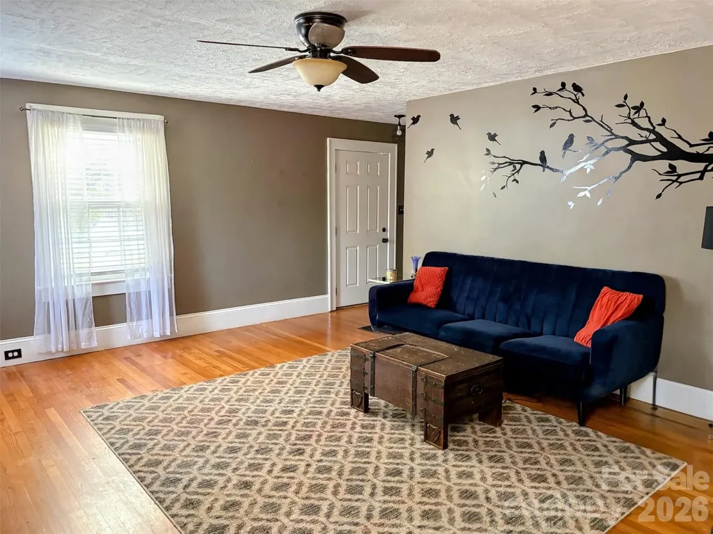 416 S Race Street Statesville NC 28677