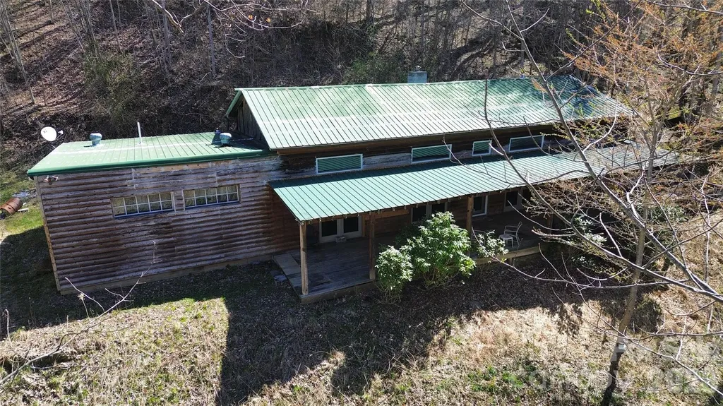17619 Nc 209 Highway Hot Springs NC 28743