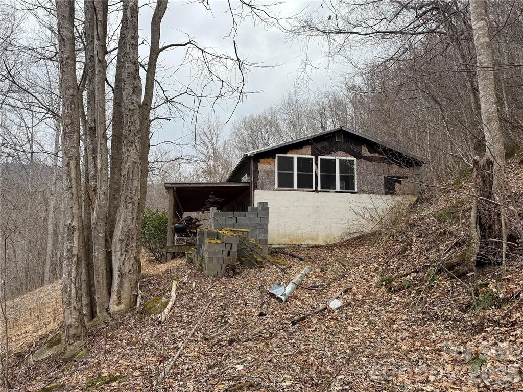 17619 Nc 209 Highway Hot Springs NC 28743