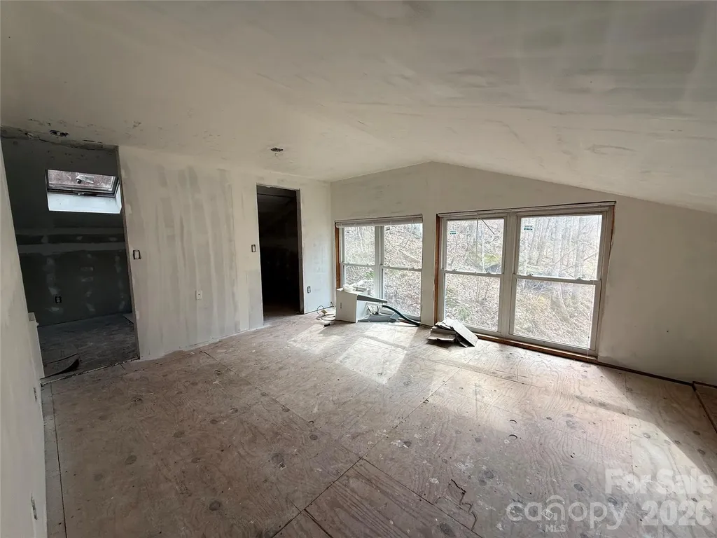 17619 Nc 209 Highway Hot Springs NC 28743