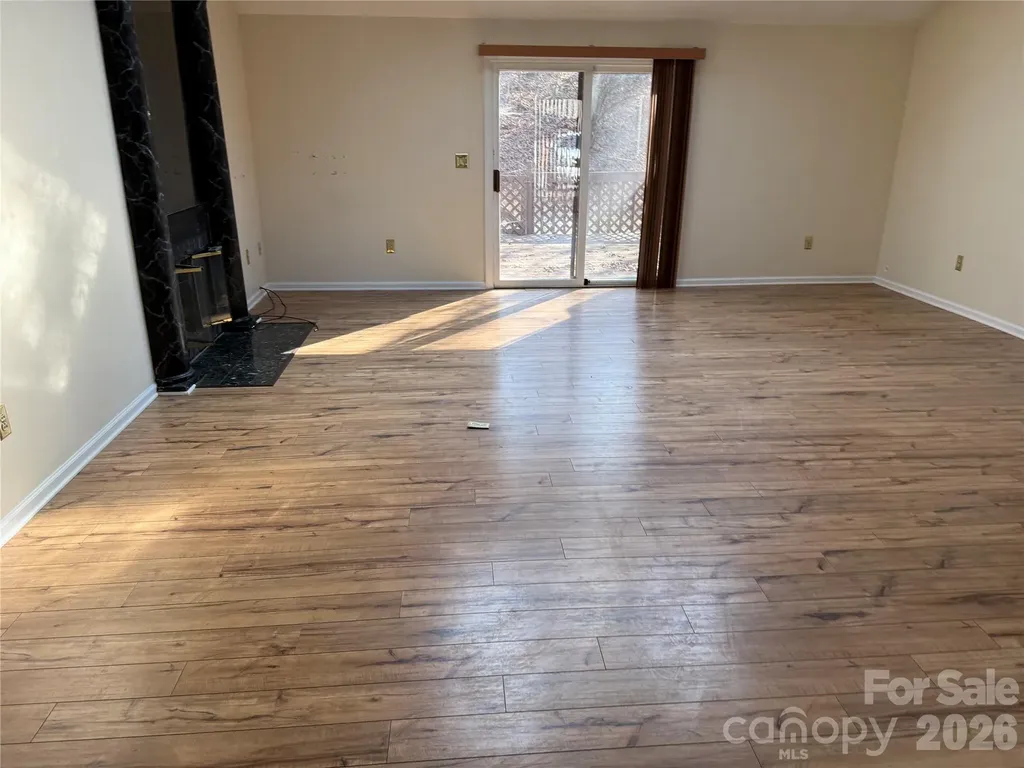 1720 12th Street NE Hickory NC 28601