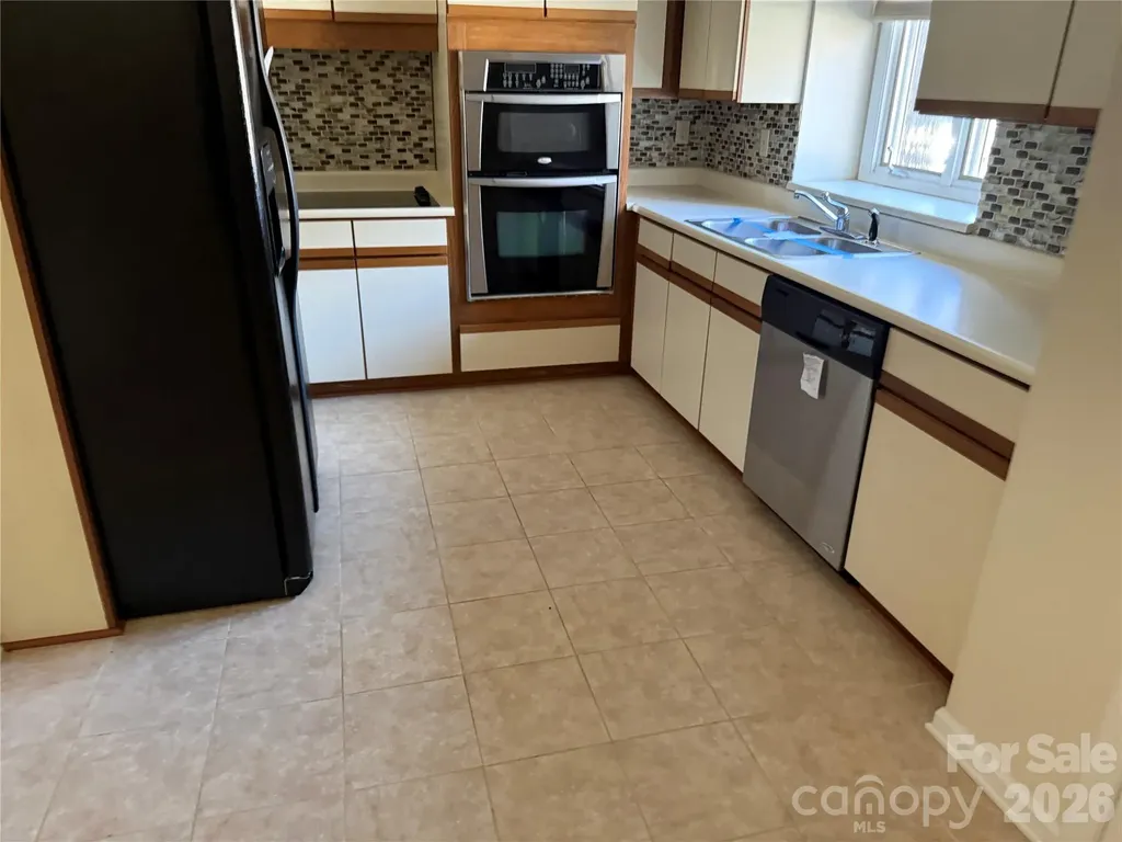 1720 12th Street NE Hickory NC 28601
