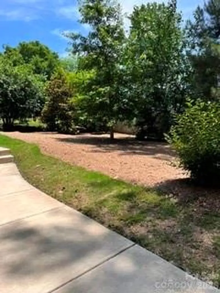566 West End Drive Charlotte NC 28208