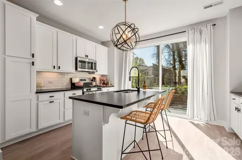 566 West End Drive Charlotte NC 28208