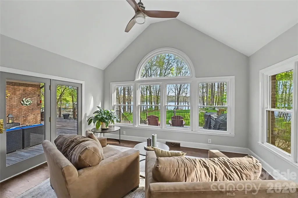 4841 Mountain Point Lane Charlotte NC 28216