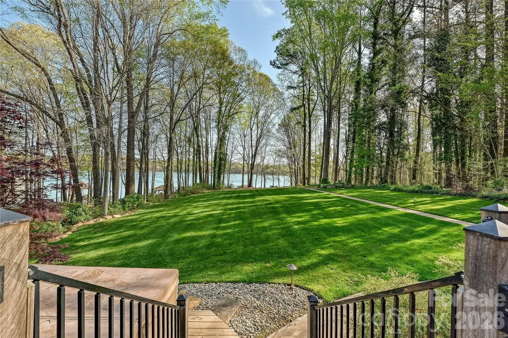 4841 Mountain Point Lane Charlotte NC 28216
