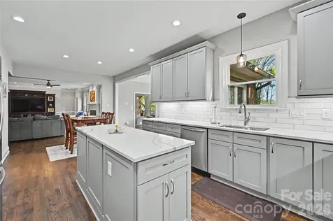 4841 Mountain Point Lane Charlotte NC 28216