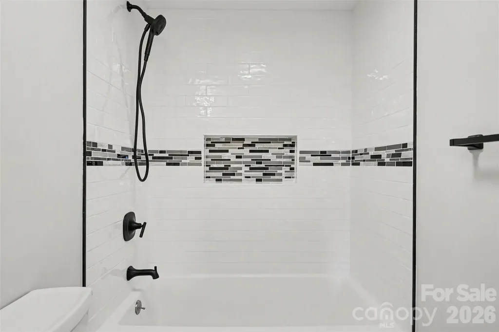 2407 4th Street NE Hickory NC 28601