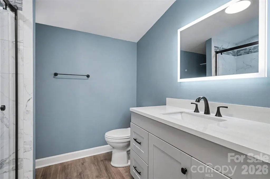 2407 4th Street NE Hickory NC 28601