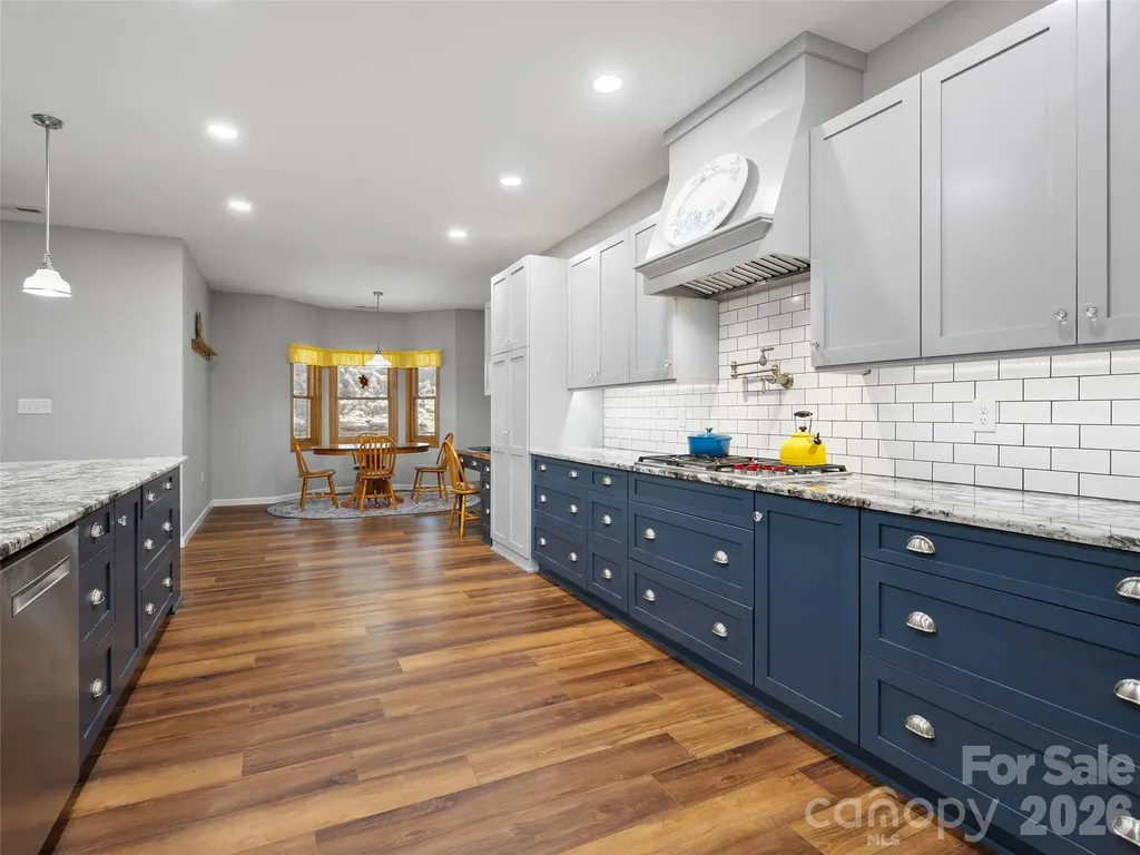 33 Freedom Drive Waynesville NC 28786