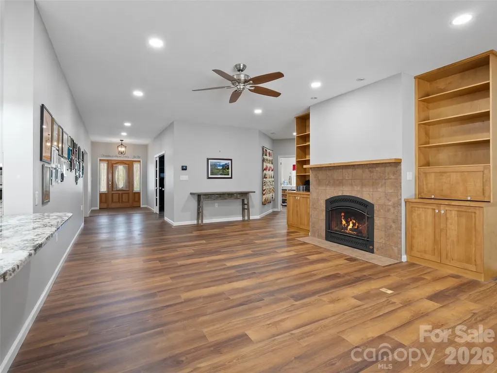 33 Freedom Drive Waynesville NC 28786