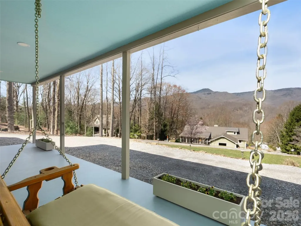 33 Freedom Drive Waynesville NC 28786