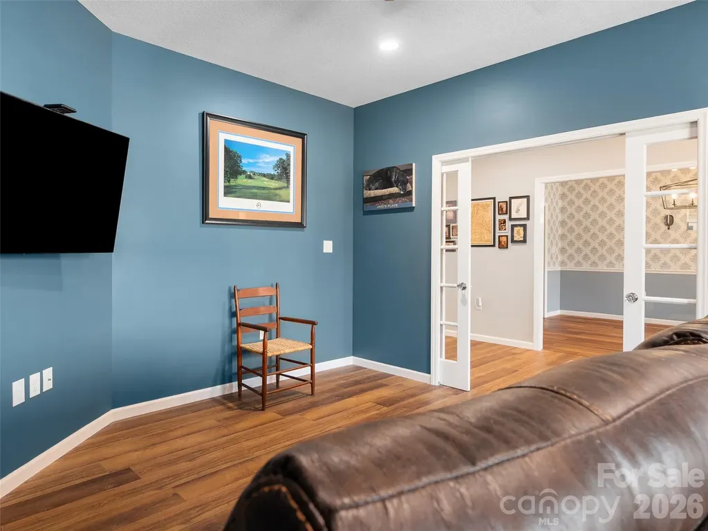 33 Freedom Drive Waynesville NC 28786