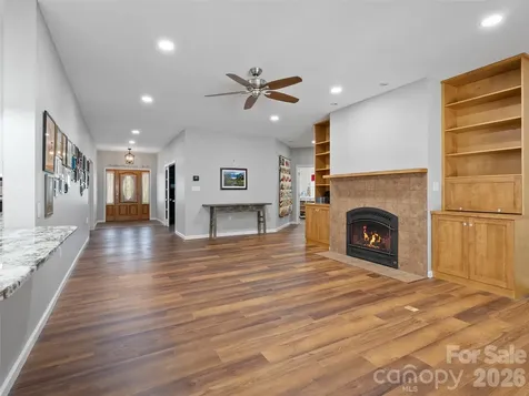 33 Freedom Drive Waynesville NC 28786