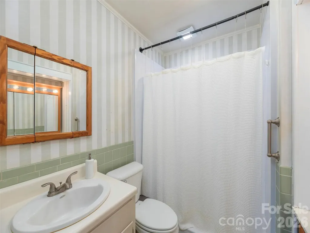 20 Zemery Lane Waynesville NC 28786