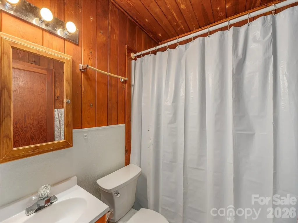 20 Zemery Lane Waynesville NC 28786