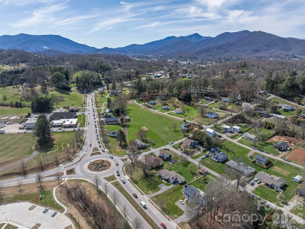 20 Zemery Lane Waynesville NC 28786