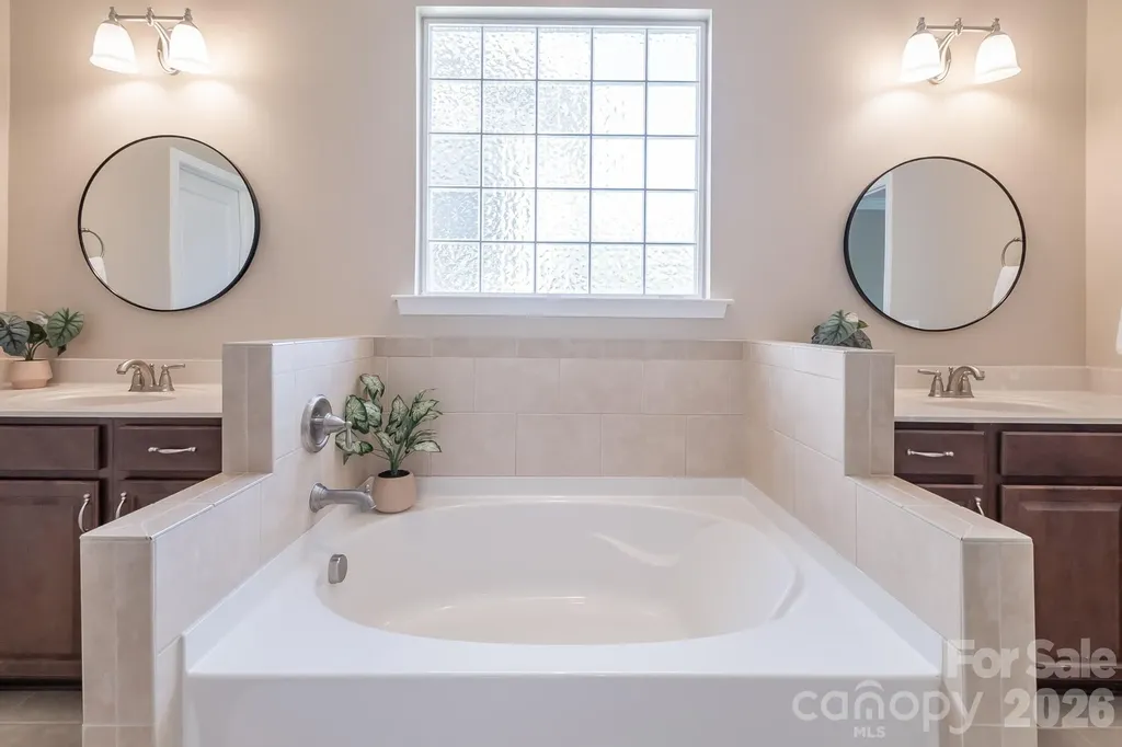4419 Forest Gate Lane Charlotte NC 28270