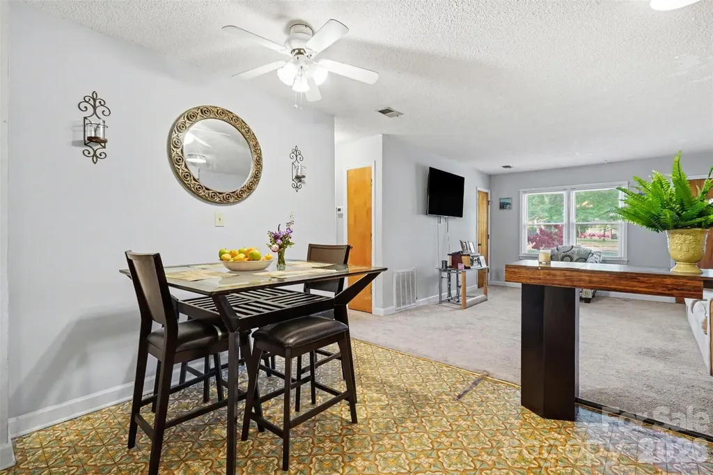 6100/6102 Pleasant Grove Road Charlotte NC 28216