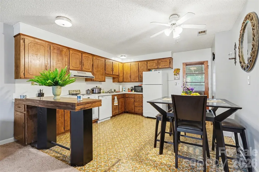 6100/6102 Pleasant Grove Road Charlotte NC 28216