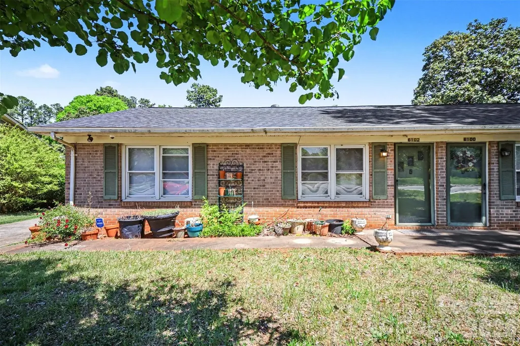 6100/6102 Pleasant Grove Road Charlotte NC 28216
