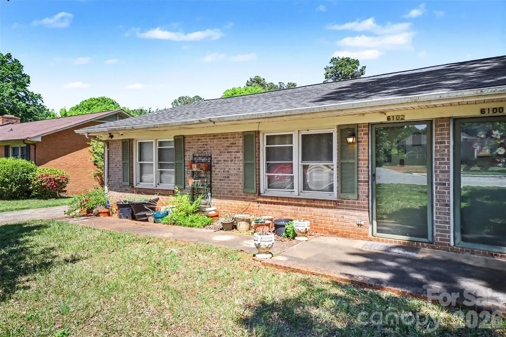 6100/6102 Pleasant Grove Road Charlotte NC 28216