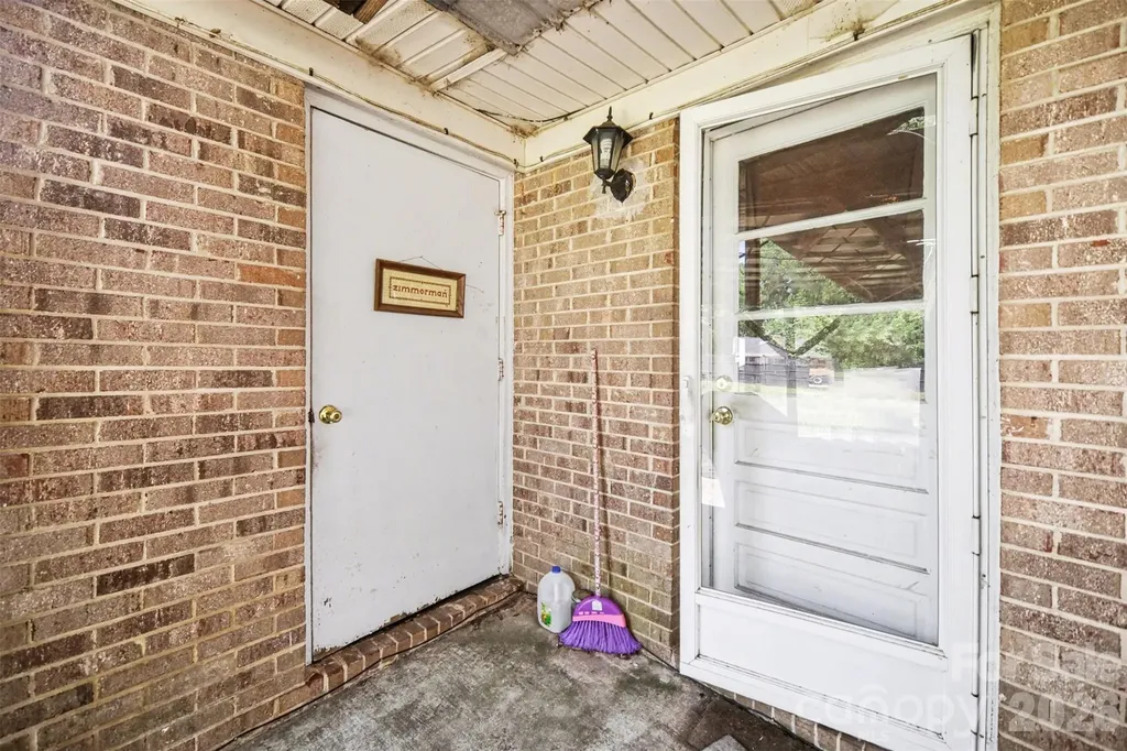 6100/6102 Pleasant Grove Road Charlotte NC 28216
