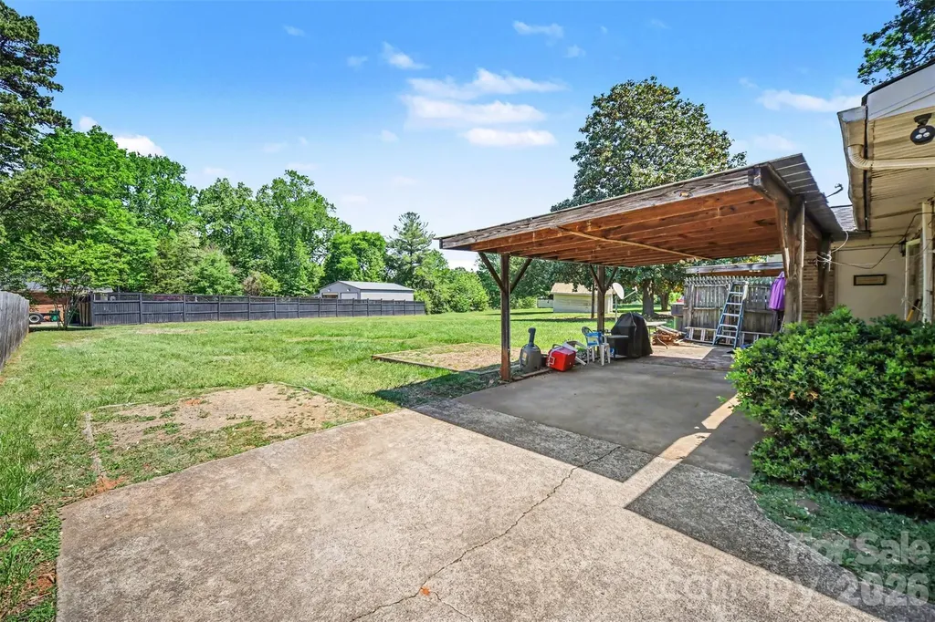 6100/6102 Pleasant Grove Road Charlotte NC 28216