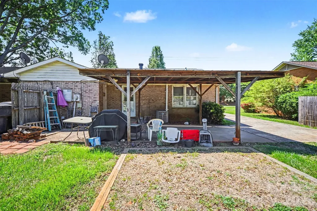 6100/6102 Pleasant Grove Road Charlotte NC 28216