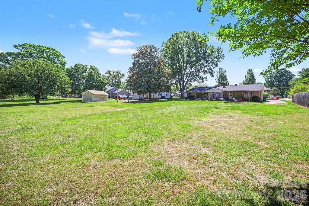 6100/6102 Pleasant Grove Road Charlotte NC 28216