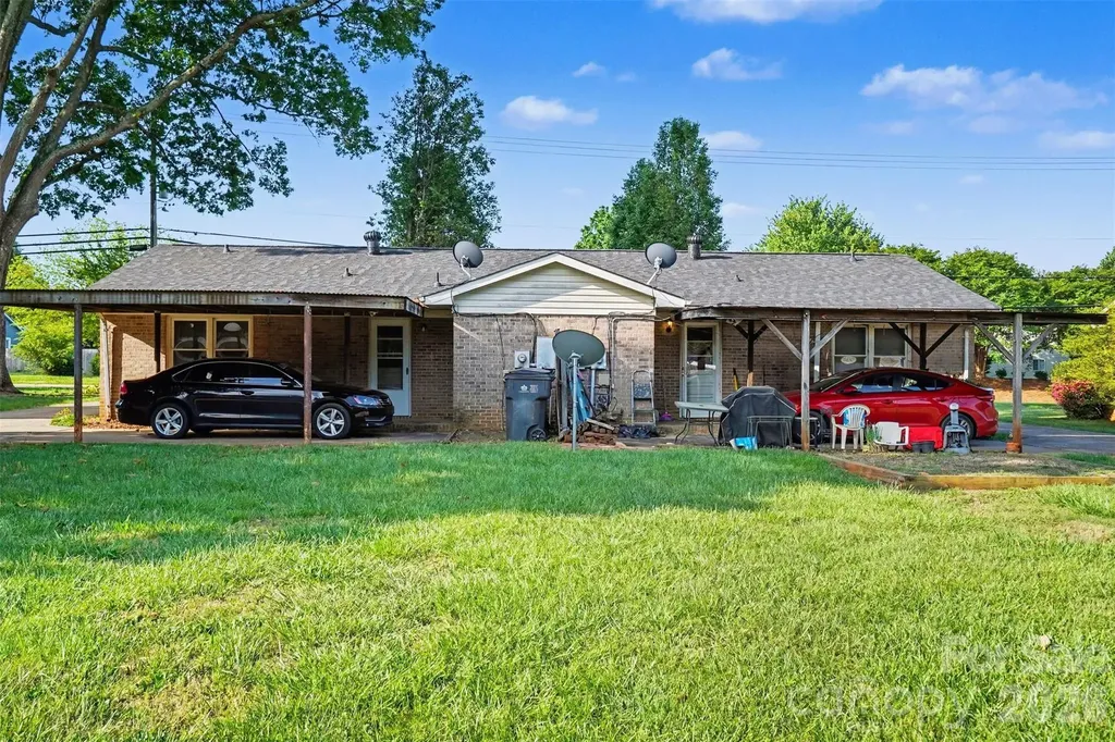 6100/6102 Pleasant Grove Road Charlotte NC 28216