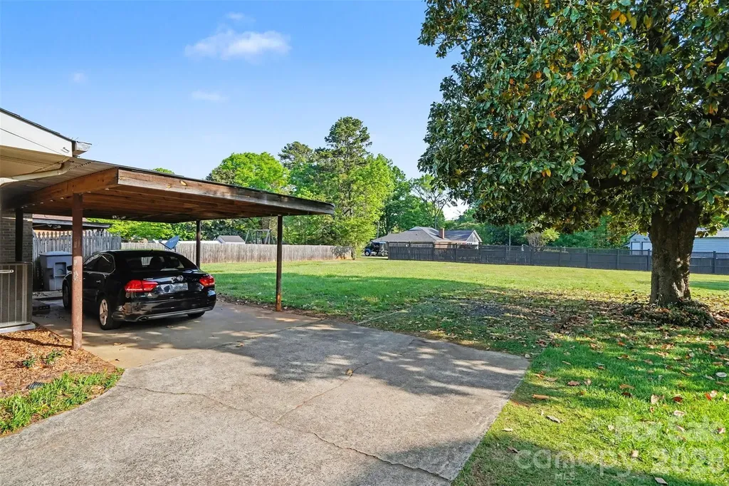 6100/6102 Pleasant Grove Road Charlotte NC 28216