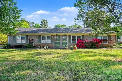 6100/6102 Pleasant Grove Road Charlotte NC 28216