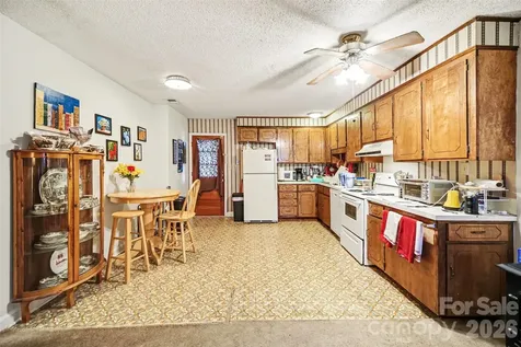 6100/6102 Pleasant Grove Road Charlotte NC 28216