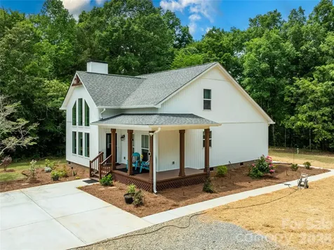 13386 Cabarrus Station Road Midland NC 28107