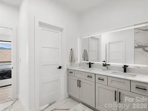 1026 Hillside Ridge Road Candler NC 28715
