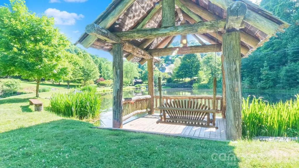 326 El Miner Drive Mars Hill NC 28754