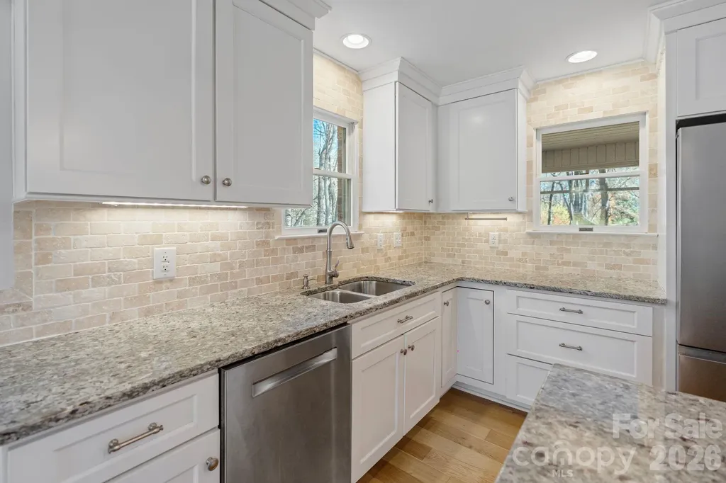 8032 Lakeview Drive Denver NC 28037