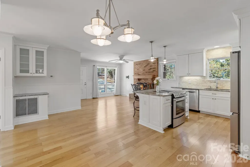 8032 Lakeview Drive Denver NC 28037