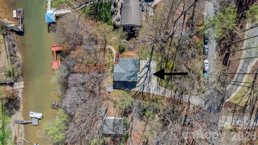 8032 Lakeview Drive Denver NC 28037