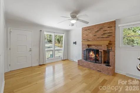 8032 Lakeview Drive Denver NC 28037