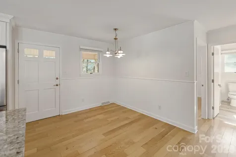 8032 Lakeview Drive Denver NC 28037