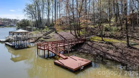 8032 Lakeview Drive Denver NC 28037