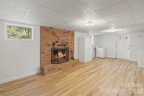 8032 Lakeview Drive Denver NC 28037
