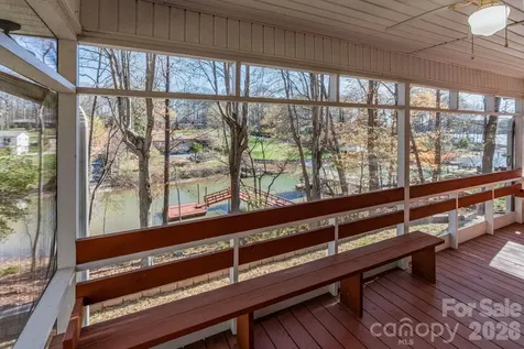 8032 Lakeview Drive Denver NC 28037