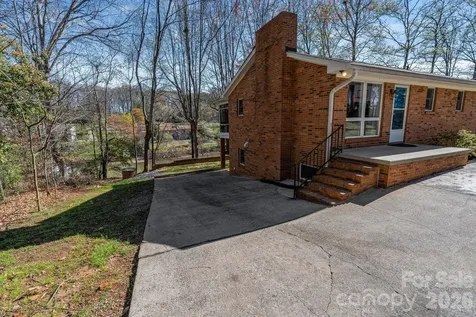 8032 Lakeview Drive Denver NC 28037