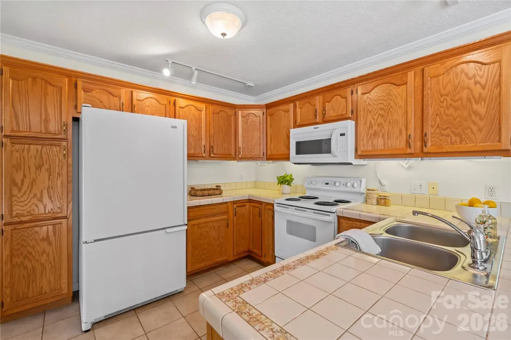 206 Waters Edge Drive Weaverville NC 28787