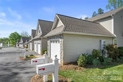 206 Waters Edge Drive Weaverville NC 28787