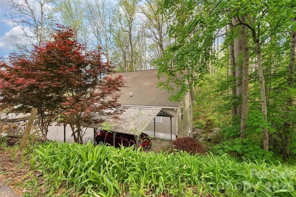 215 Atkins Loop Lake Junaluska NC 28745